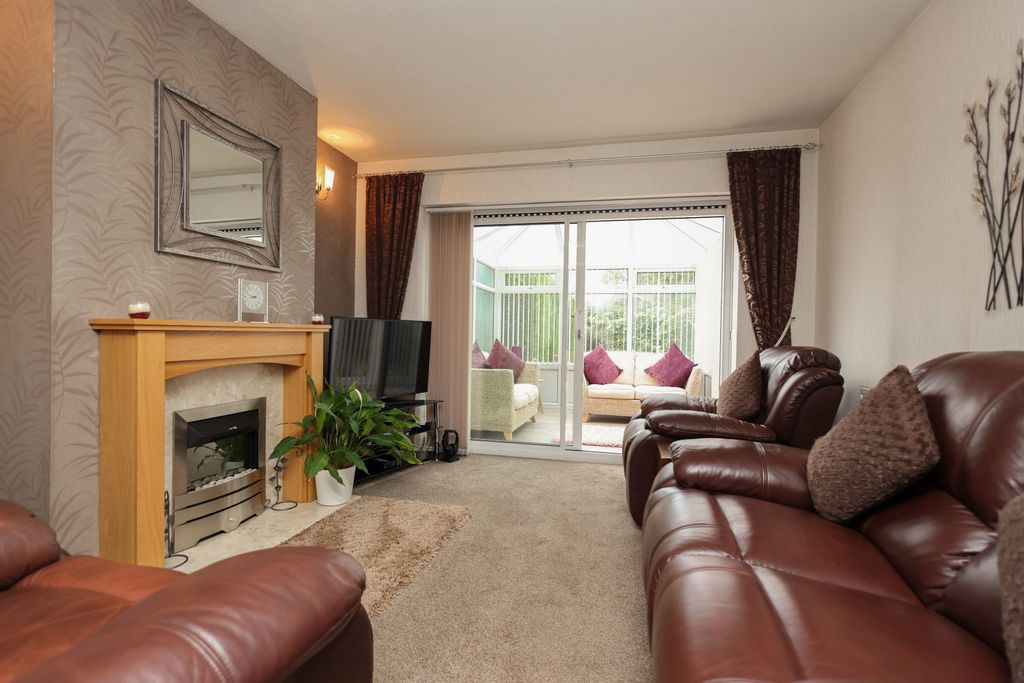 Property photo 2 of 35