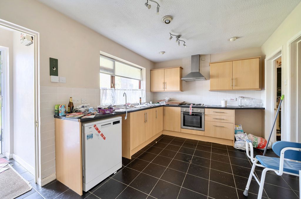 Property photo 3 of 10 1440120-16-69d64d...