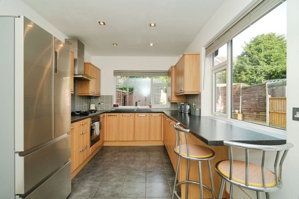 Property photo 3 of 15 Kitchen