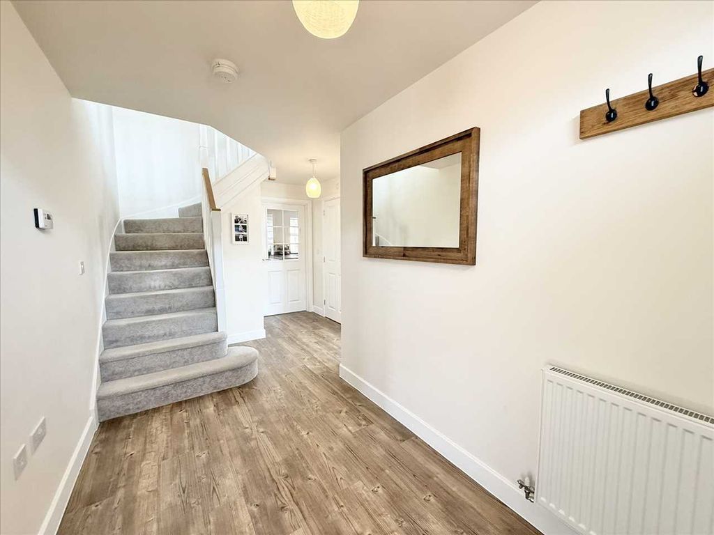 Property photo 3 of 31 Entrance Hallway