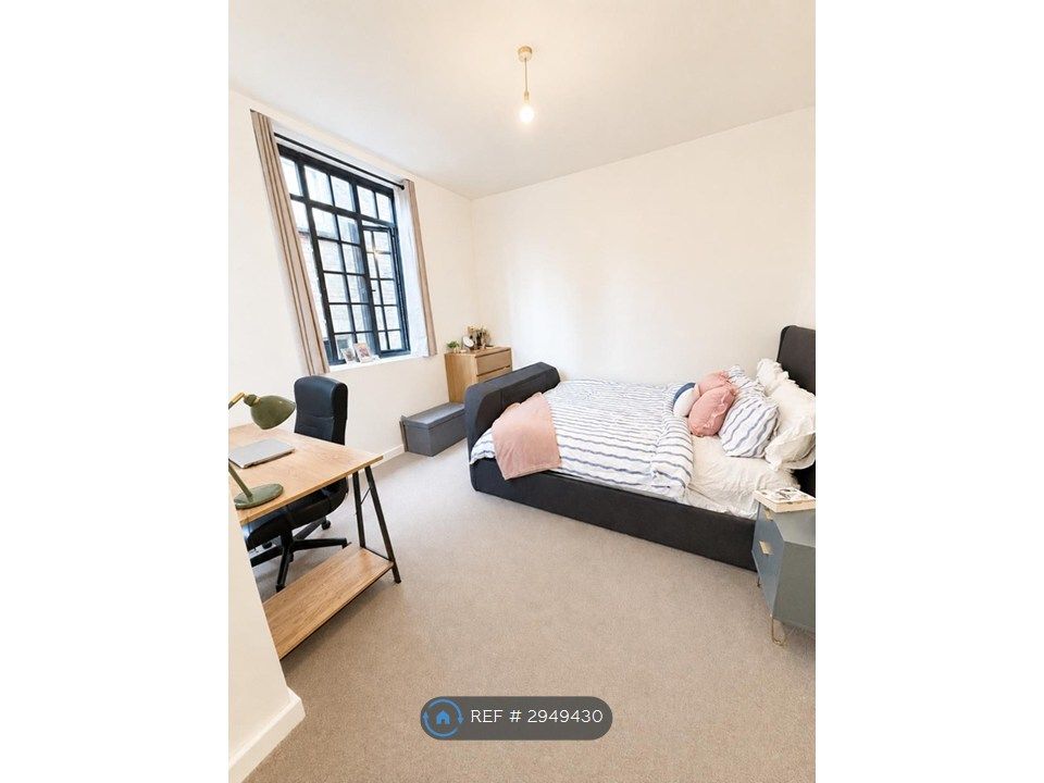 Property photo 1 of 6 Bedroom One