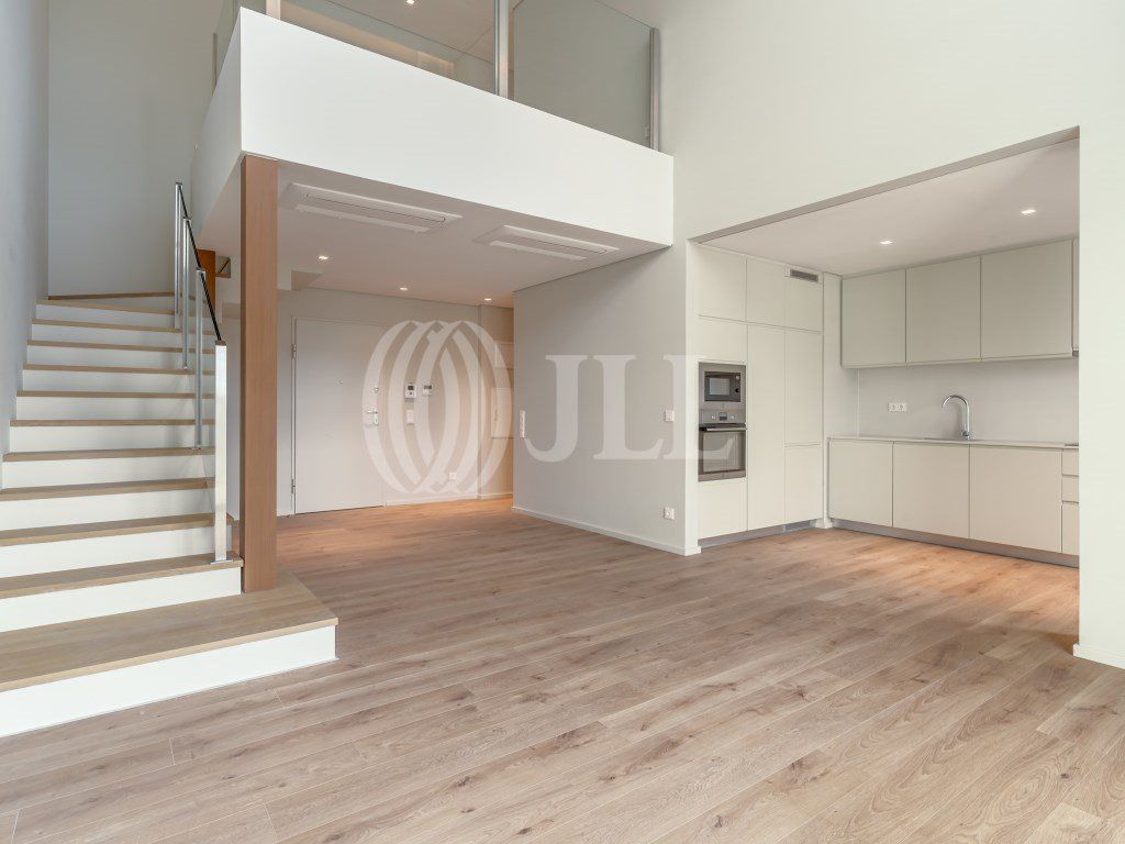 Property photo 1 of 26 3-Bedroom Duplex Apartment, In Monview, Miraflores, Lisbon