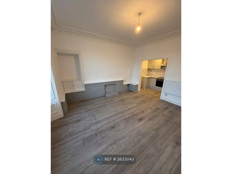 Property photo 3 of 9 Living Room