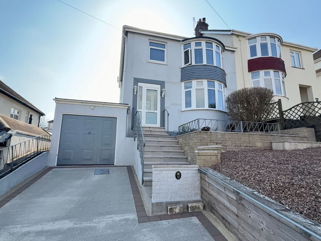 Property photo 1 of 28