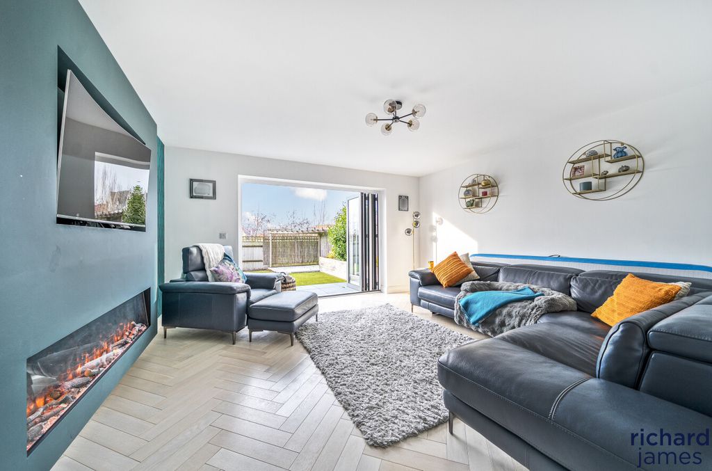 Property photo 3 of 36 549E423c2A7A423Bb45c6382A7A7d401