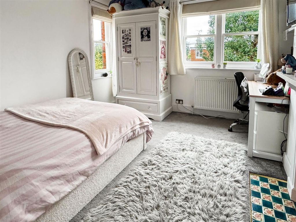 Additional image 18 of 6 bed semi-detached house for saleEast Ham Road, Littlehampton BN17