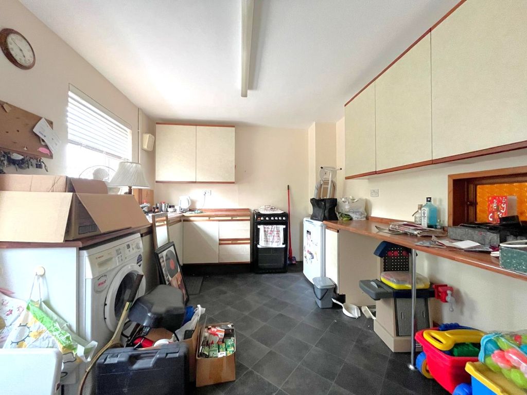 Property photo 2 of 12 02Kitchen