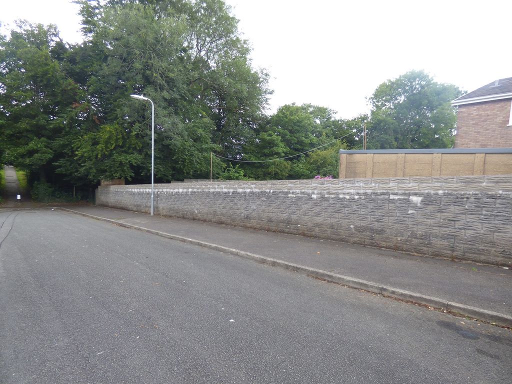 Property photo 2 of 7 Not Specified
