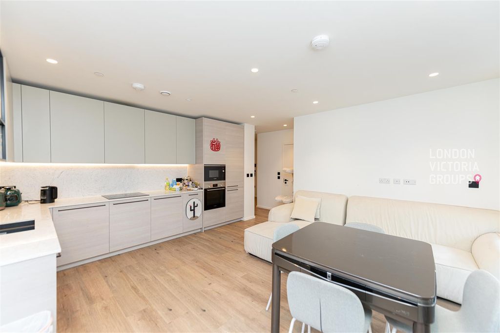 Property photo 2 of 18 1-726.Jpg