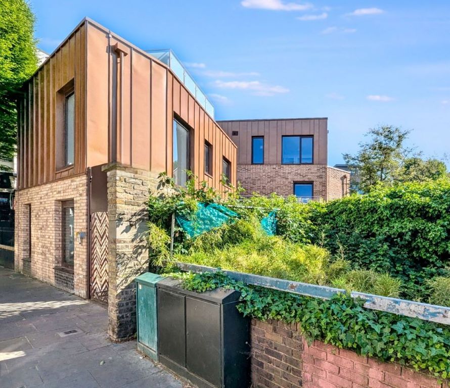 Property photo 1 of 30