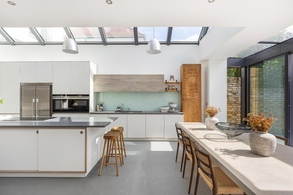 Property photo 1 of 11 Image