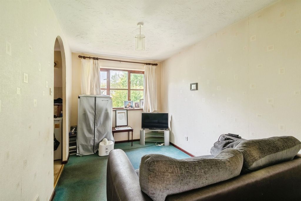 Property photo 3 of 11