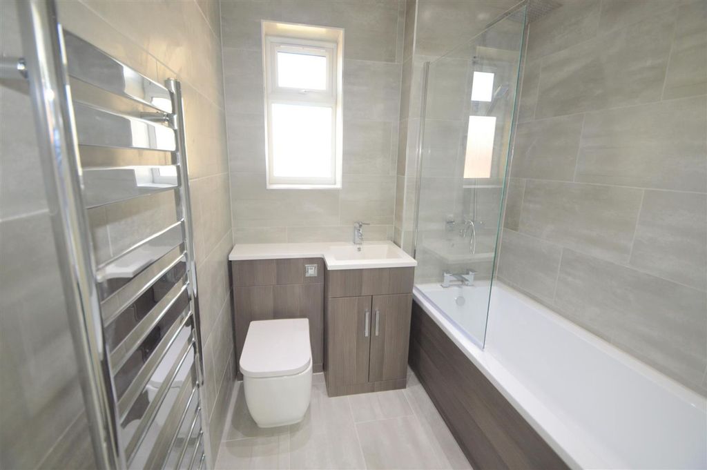 Property photo 2 of 3 Shower