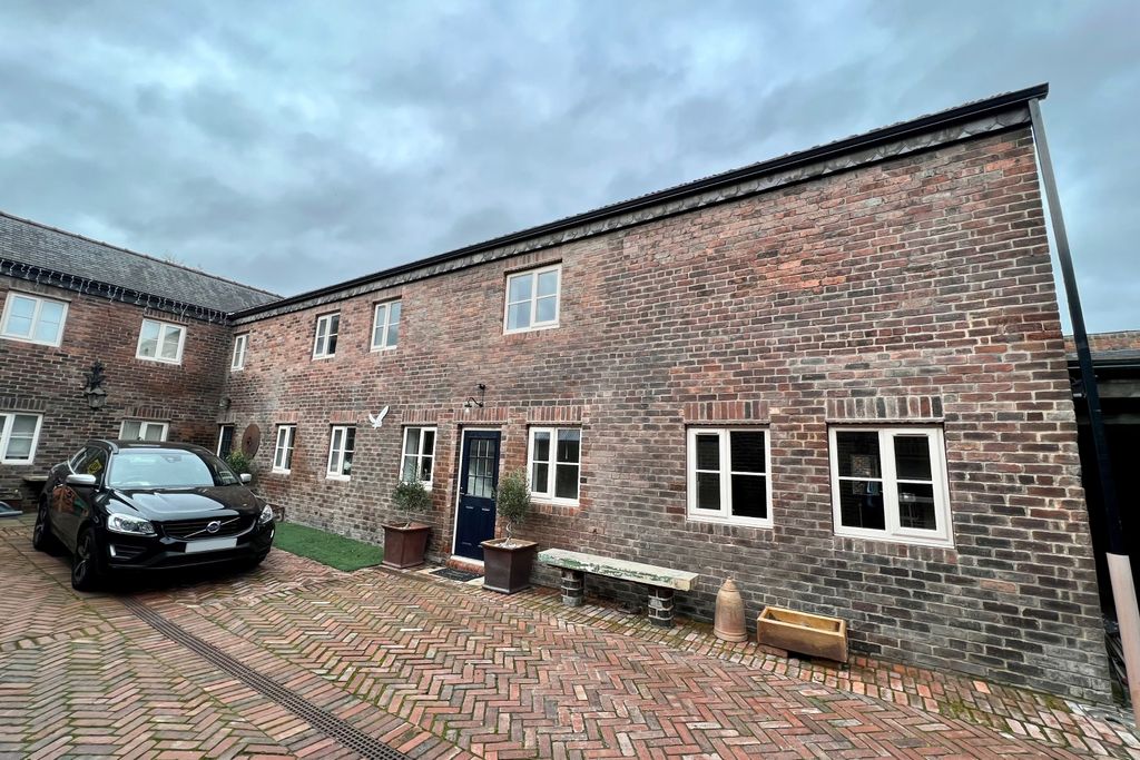 Property photo 1 of 16 9008897-69742-133106703483630058-c98c2Bc2-F9F2-1Cb