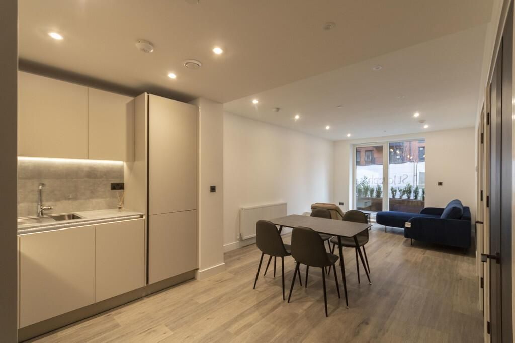 Property photo 3 of 16 Lounge/Dining Area