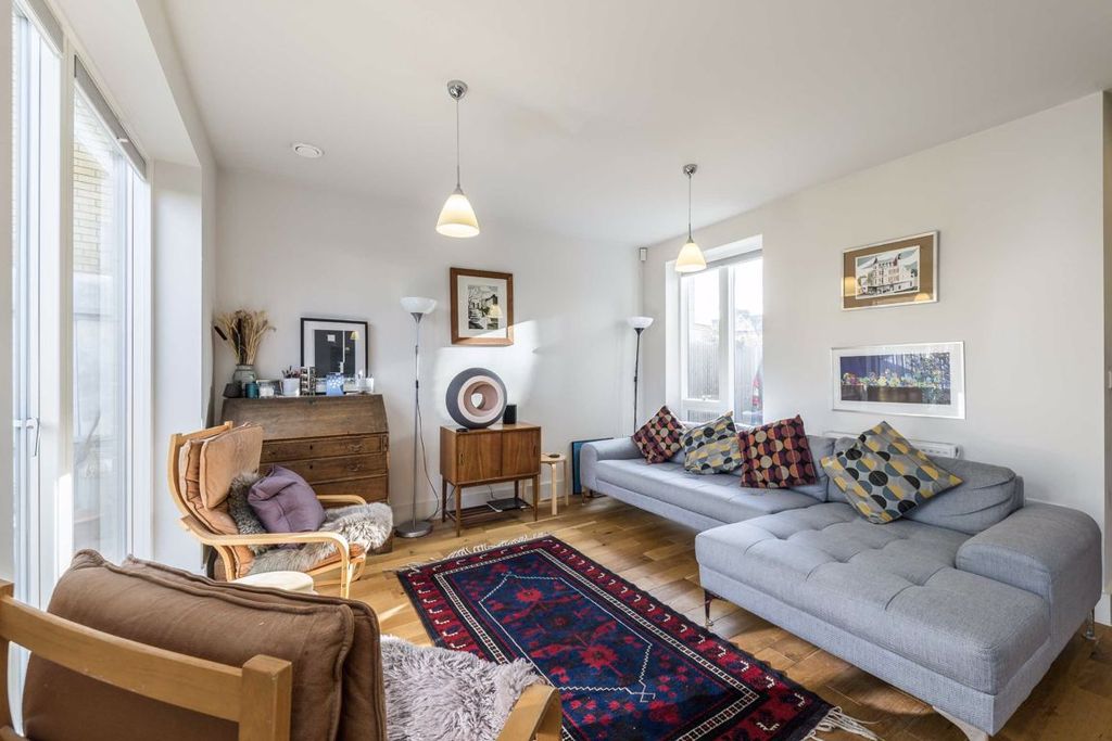 Property photo 2 of 9