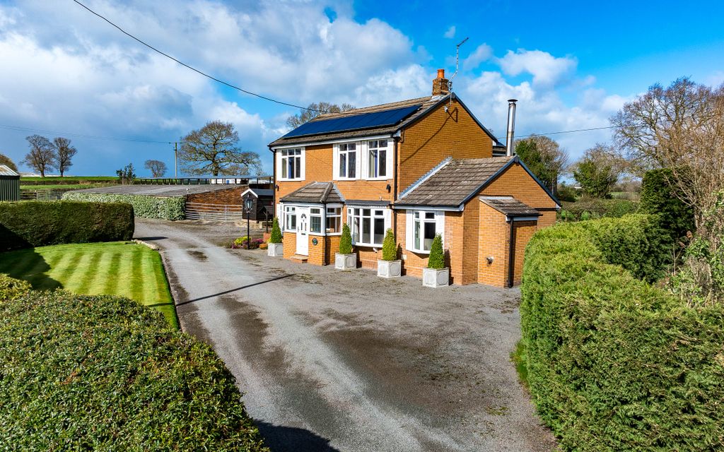 Property photo 2 of 20