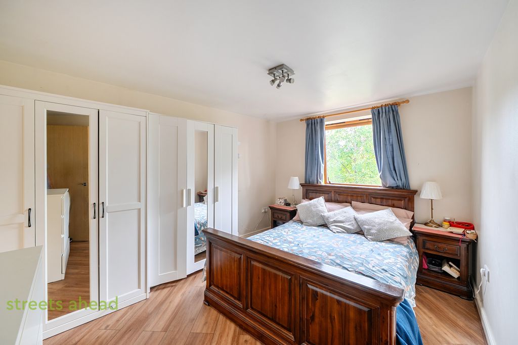 Property photo 2 of 15 d6E586Cf-3ccc-4Ca...