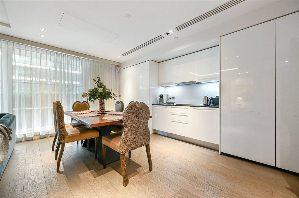 Property photo 3 of 12 Picture No. 10