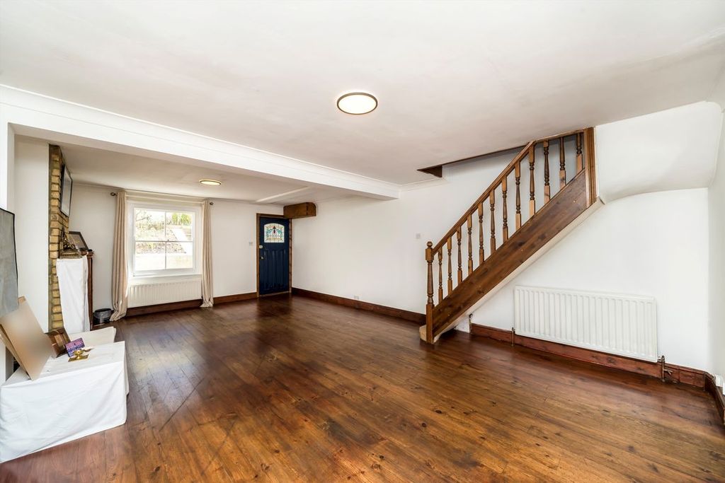 Property photo 2 of 6