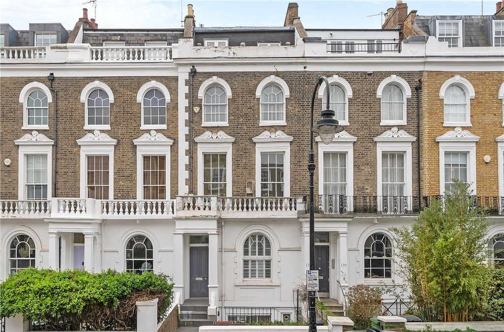 Property photo 2 of 18 Exterior