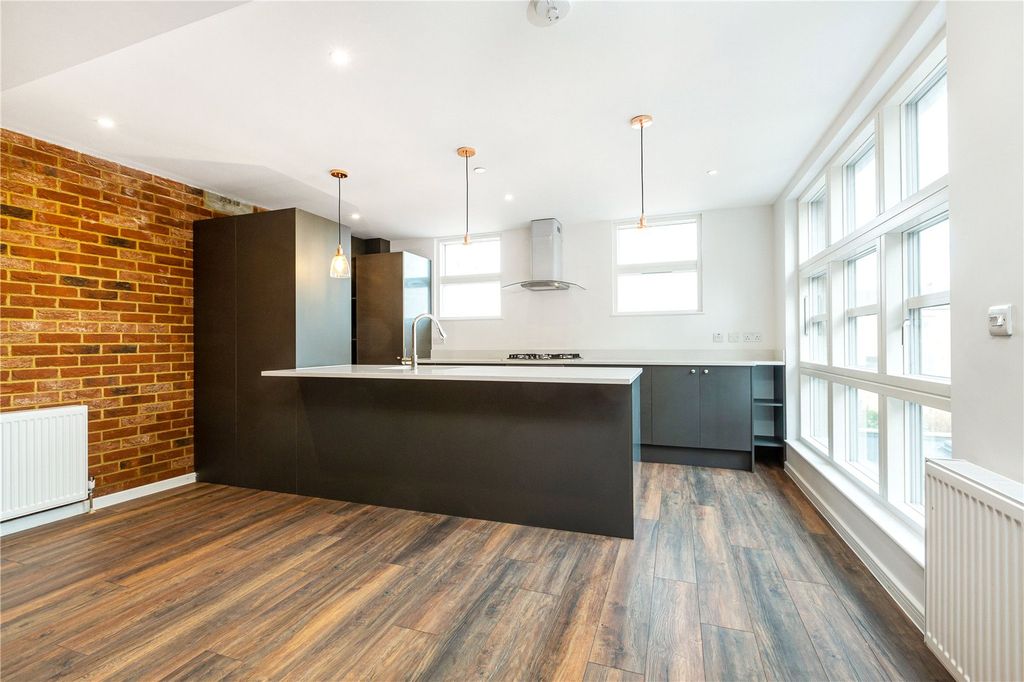 Property photo 1 of 17 Kitchen