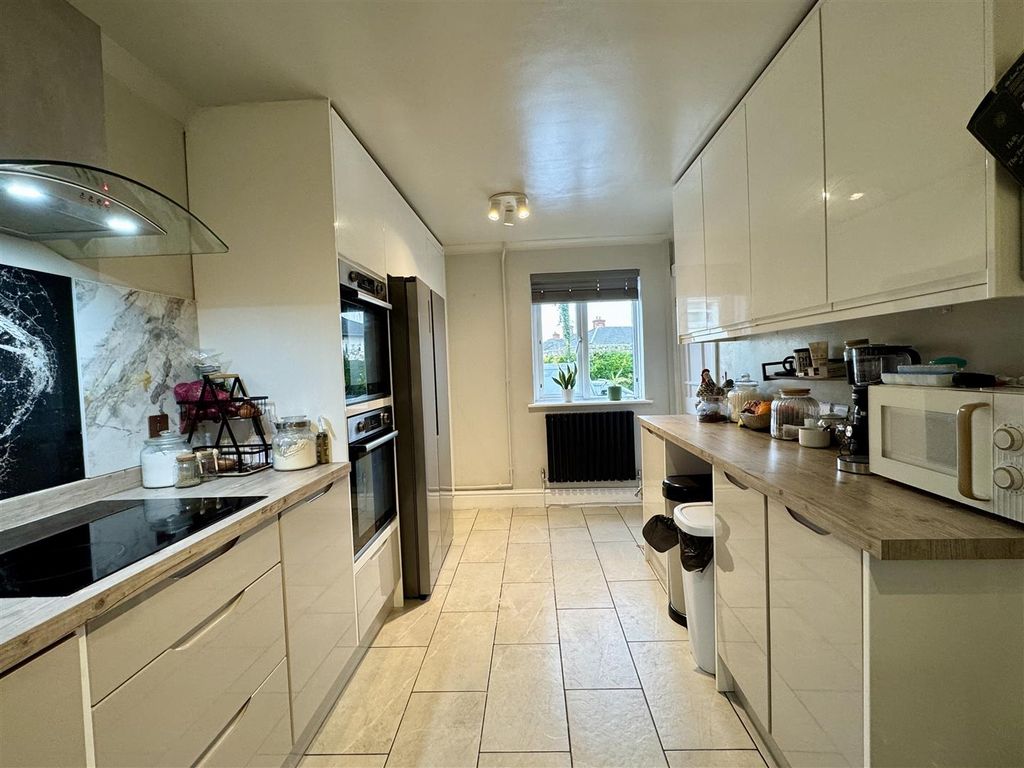 Property photo 3 of 20 Kitchen Breakfast Room