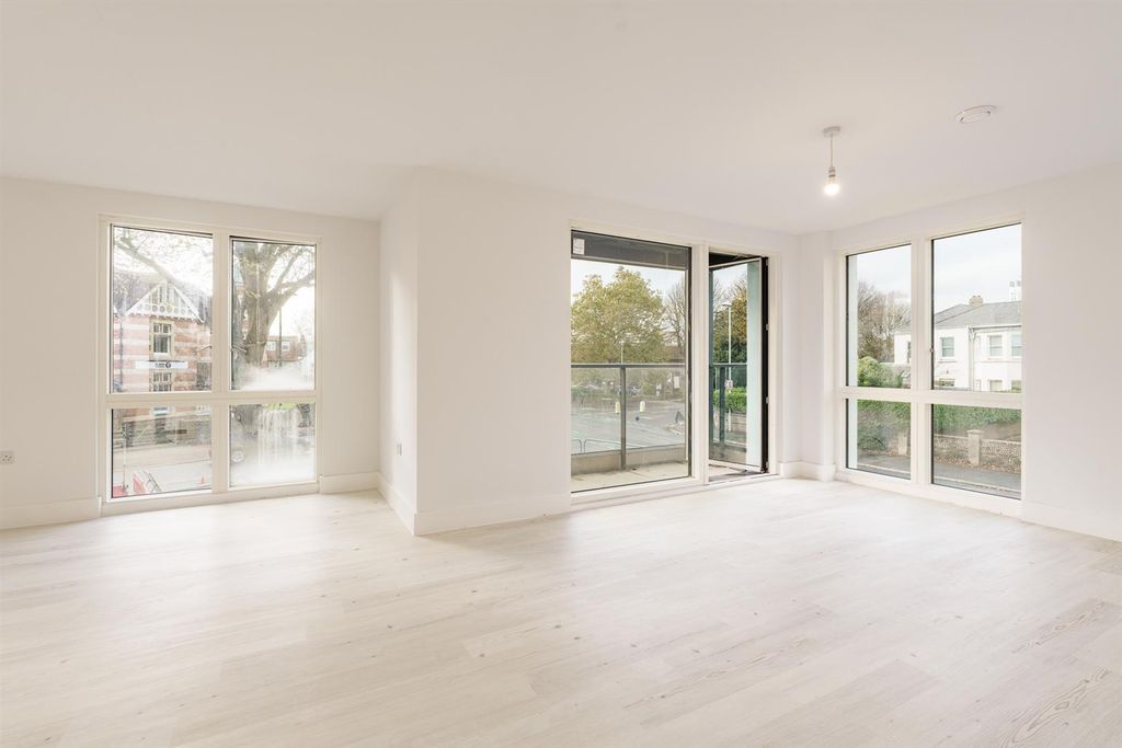 Property photo 3 of 18 Plot 9 Lindfield Place Final-8.Jpg