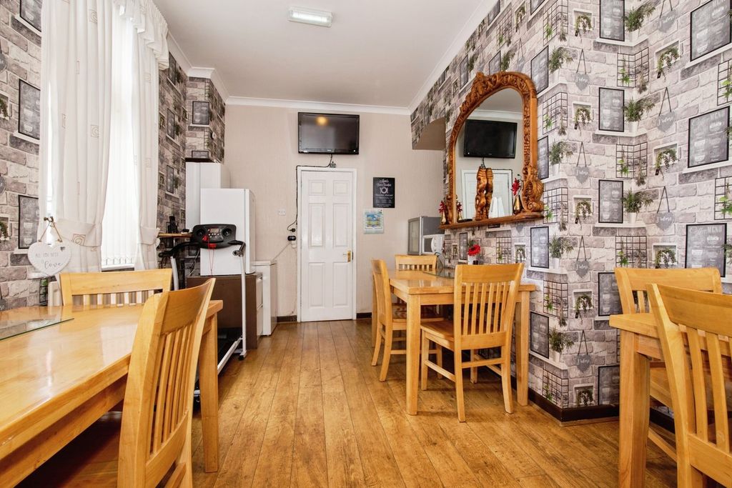 Property photo 3 of 31