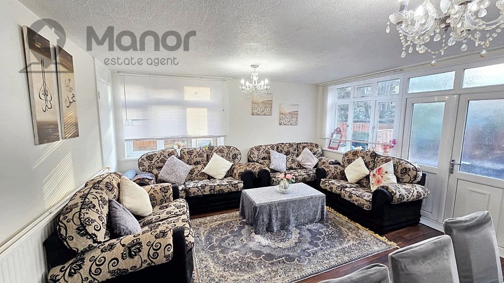 Property photo 2 of 32 Whatsapp Image 2025-11-19 At 11.34.22