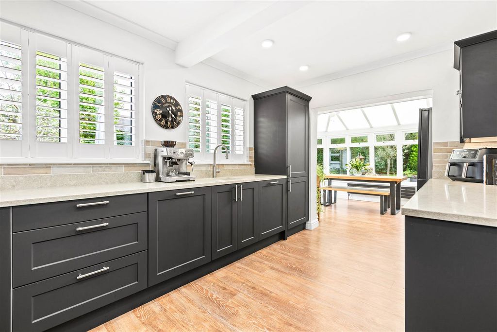 Property photo 3 of 35 Kitchen