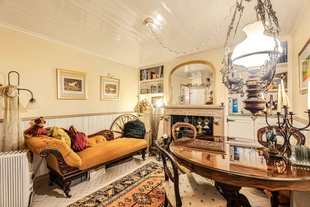 Property photo 2 of 20 Dining Room