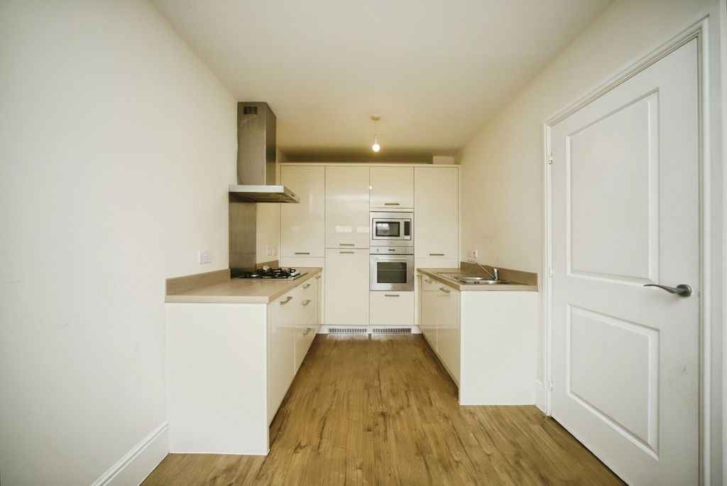 Property photo 3 of 18 Photo