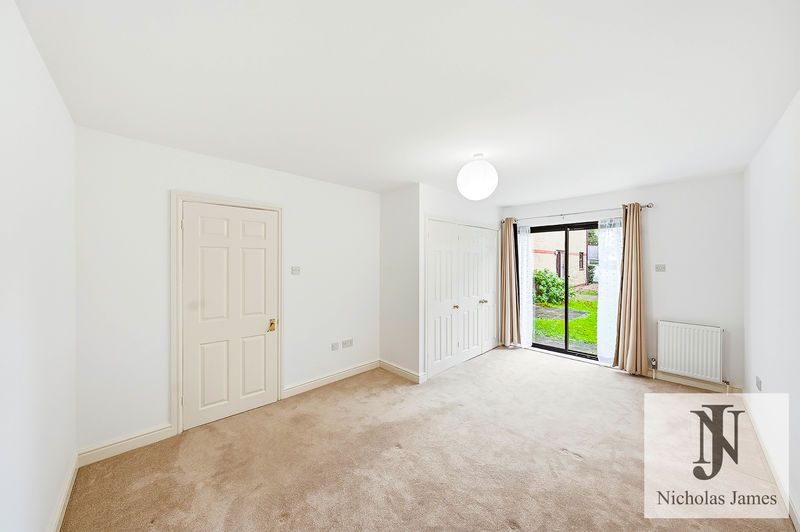 Property photo 1 of 16 Photo 9