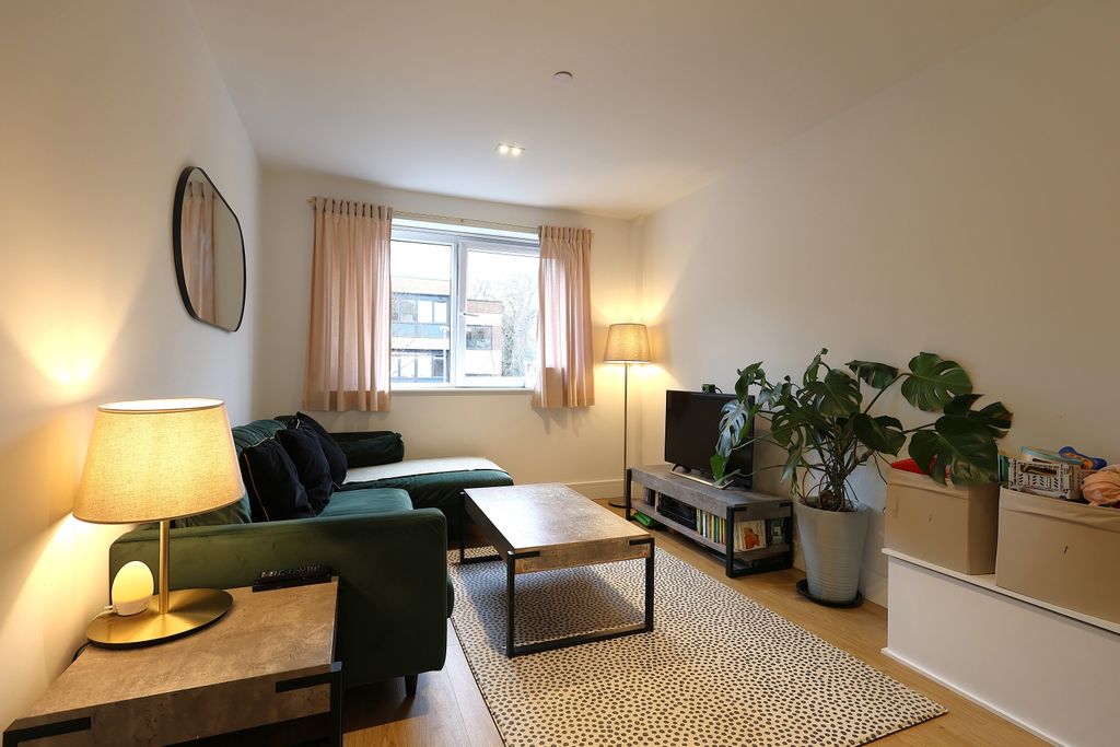 Property photo 1 of 8 Reception Room