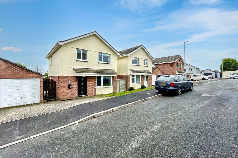 Property photo 2 of 27