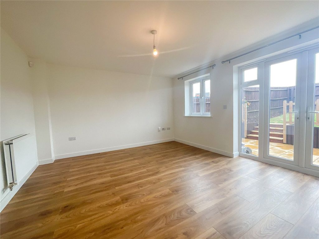 Property photo 2 of 17 Picture No. 01
