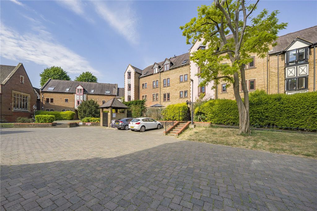 Property photo 1 of 10 Picture No. 12