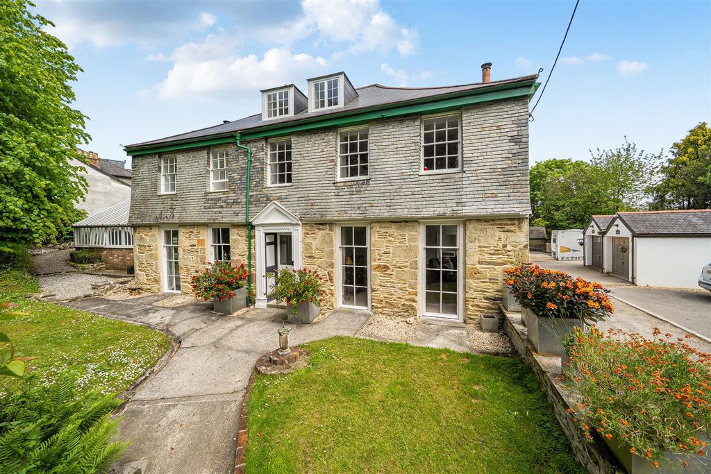 Property photo 1 of 31