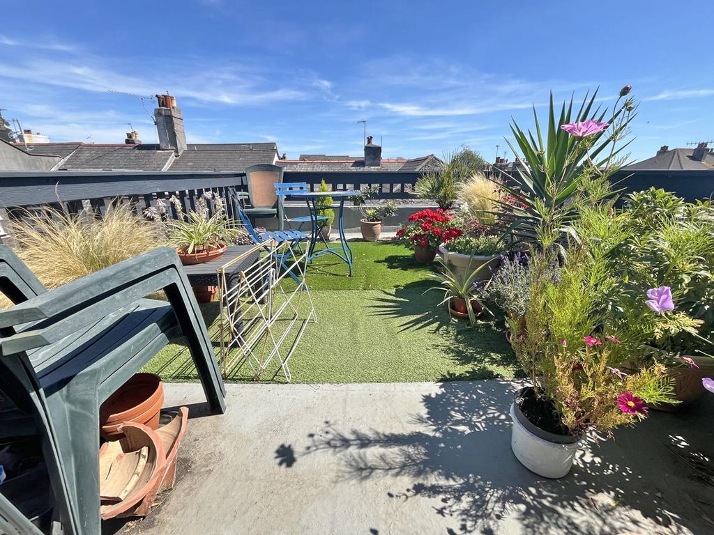 Property photo 2 of 26 Bedford Terrace 5 - Roof Garden.Jpg
