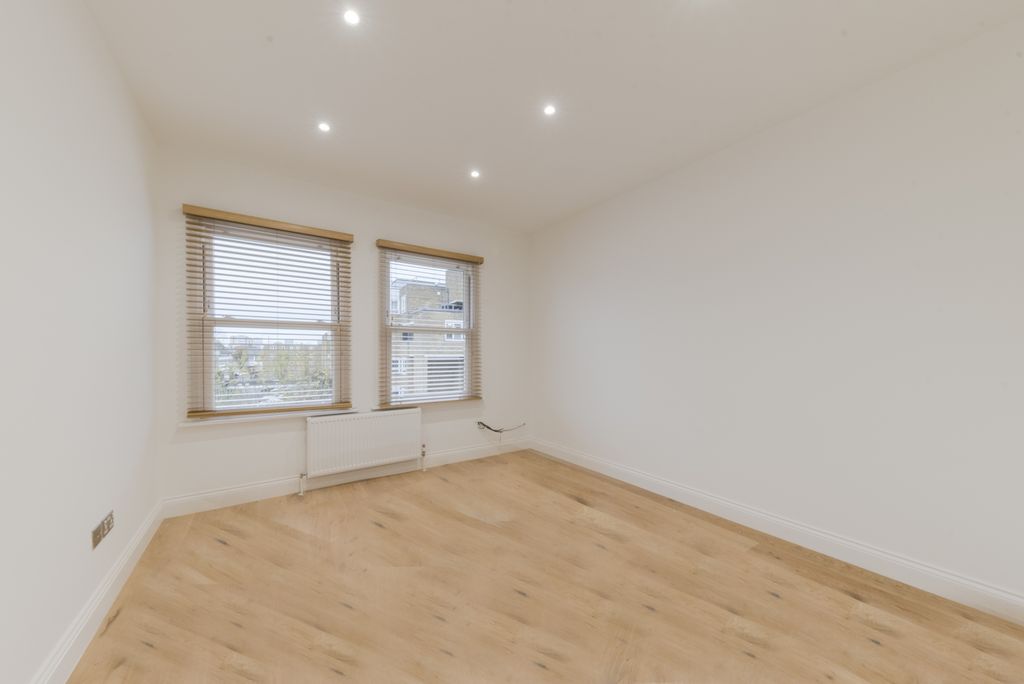 Property photo 3 of 11 Photo 1