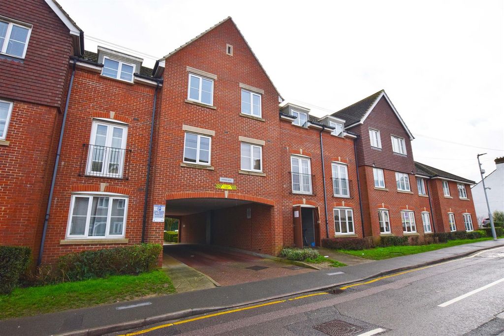 Property photo 1 of 11