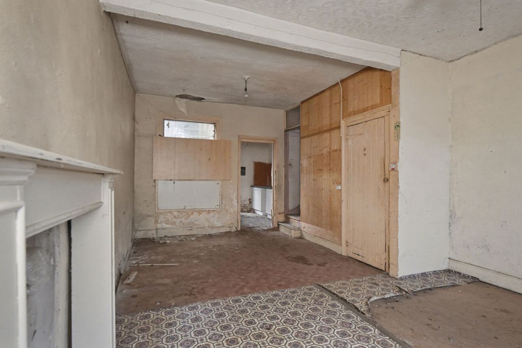 Property photo 2 of 17 536 Fairfax Drive, Westcliff On Sea, Ss0 9Rj