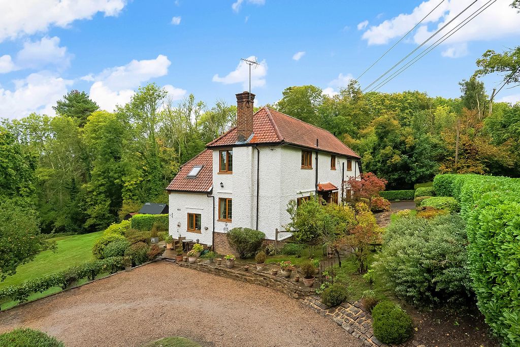 Property photo 2 of 33 Image