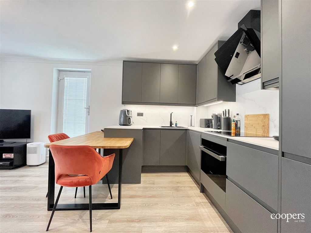 Property photo 3 of 8 Kitchen