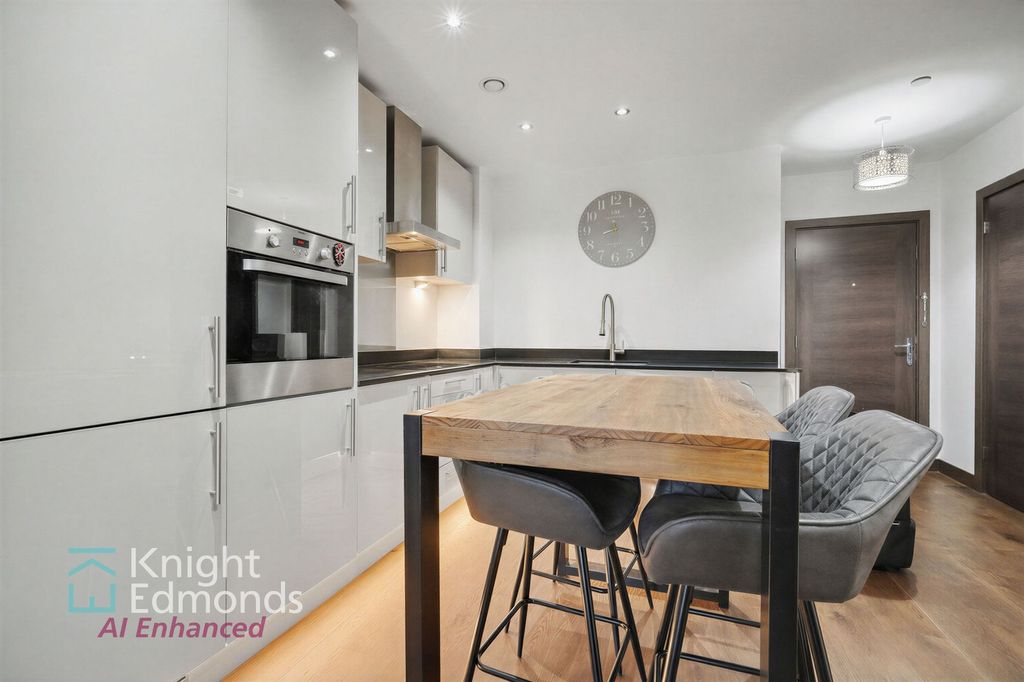 Property photo 2 of 10 Kitchen Dining Room