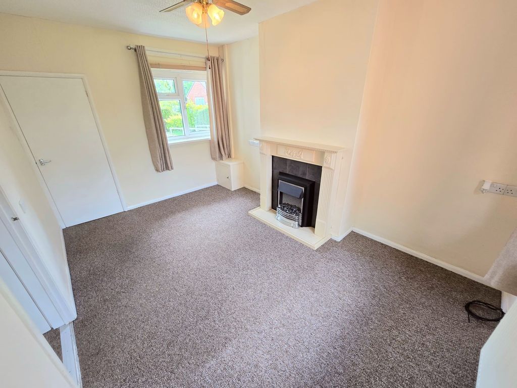 Property photo 3 of 12 Lounge B