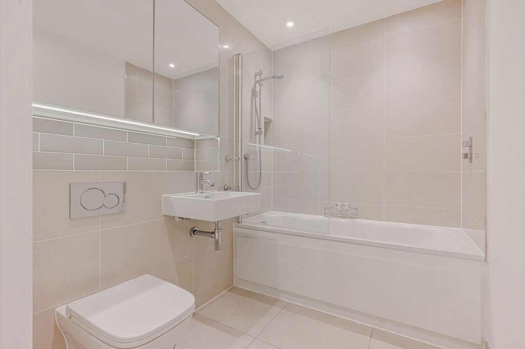 Additional image 9 of 2 bed flat for sale2 Eden Place, Oxted RH8