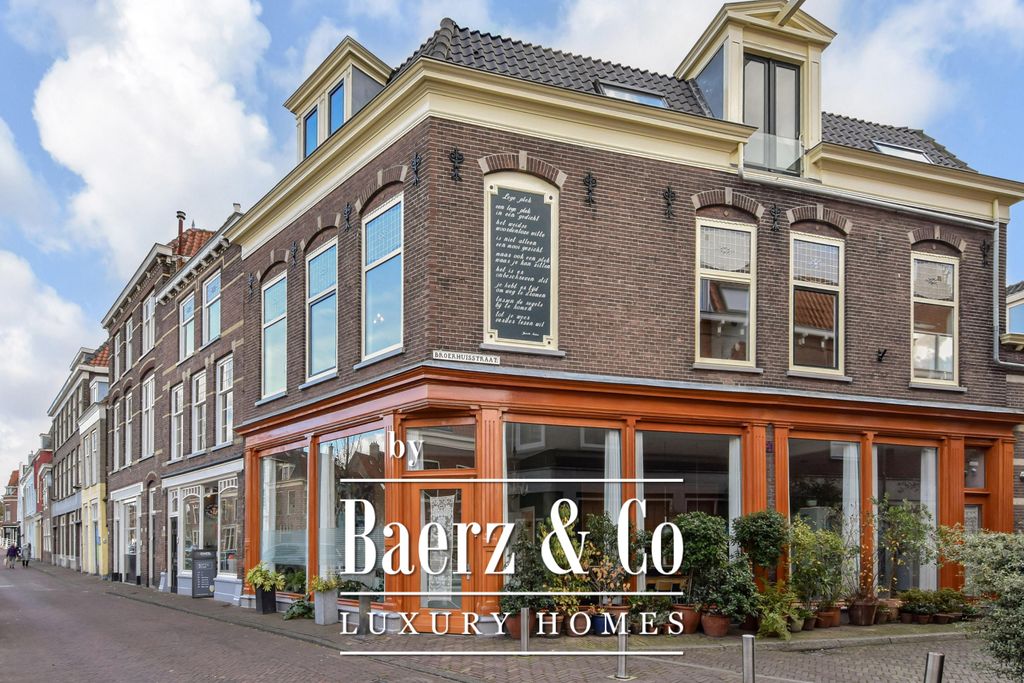 Property photo 1 of 82