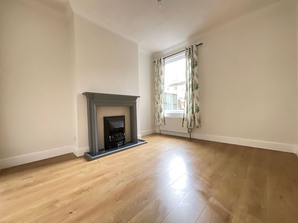 Property photo 3 of 27